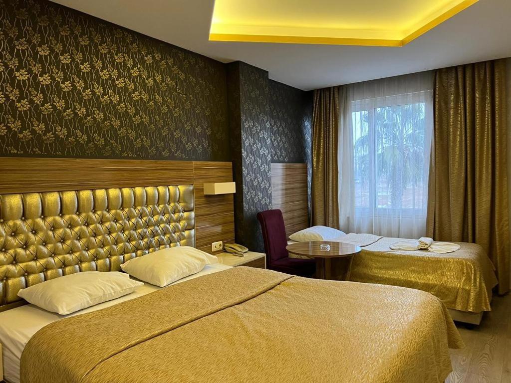 Grand Ezel Hotel Mersin  Exterior photo